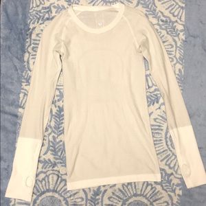 Lululemon white long sleeve shirt size 2